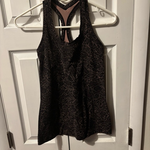 Lululemon racerback lacescape Spanish rose black tank top - Picture 2 of 8